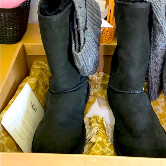 Ugg Boots Size 8 Black Suede - Picture 1 of 4